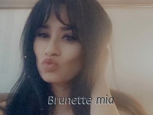 Brunette_mia