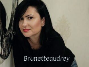 Brunetteaudrey