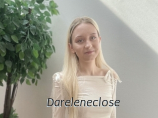 Dareleneclose