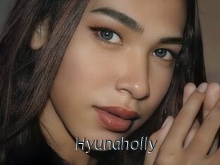 Hyunaholly