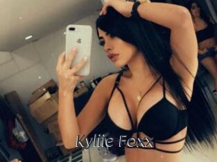 Kyliie_Foxx