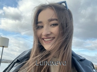Lunaxeva