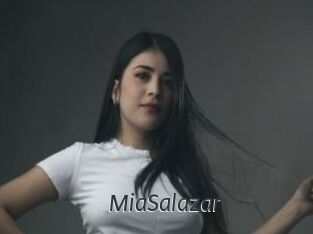MiaSalazar Ligne Rose