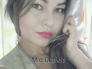 Mia_Daniels