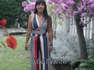 Mia_Pineda
