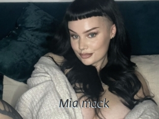 Mia_mack