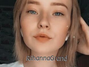 RihannaGrand Ligne Rose