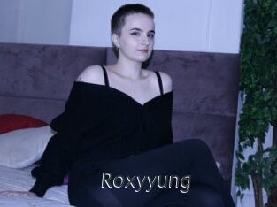 roxyyung Ligne Rose