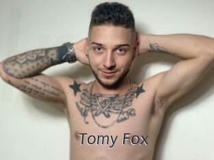 Tomy_Fox