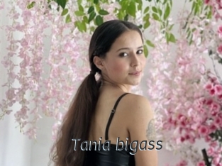 Tania_bigass